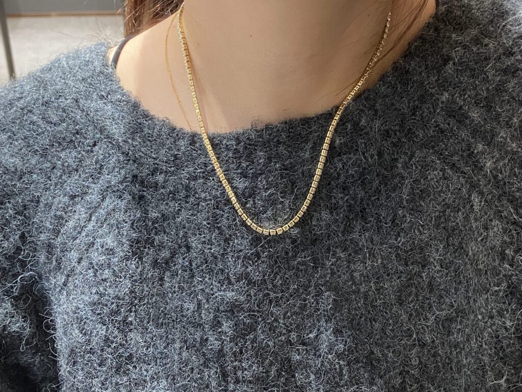 tennis chain bought from the market flips over when wearing