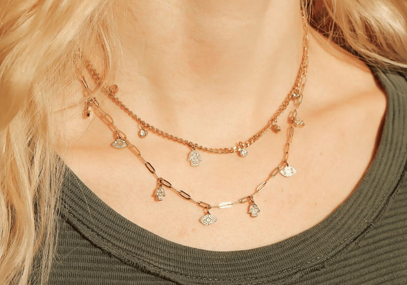 What type of gold jewelry does not tarnish
